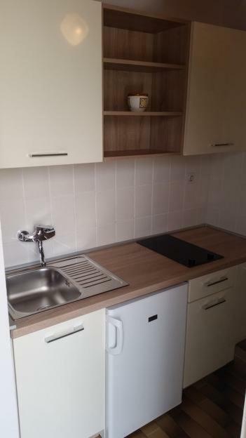 Small Apartment Merica Новаля Екстериор снимка