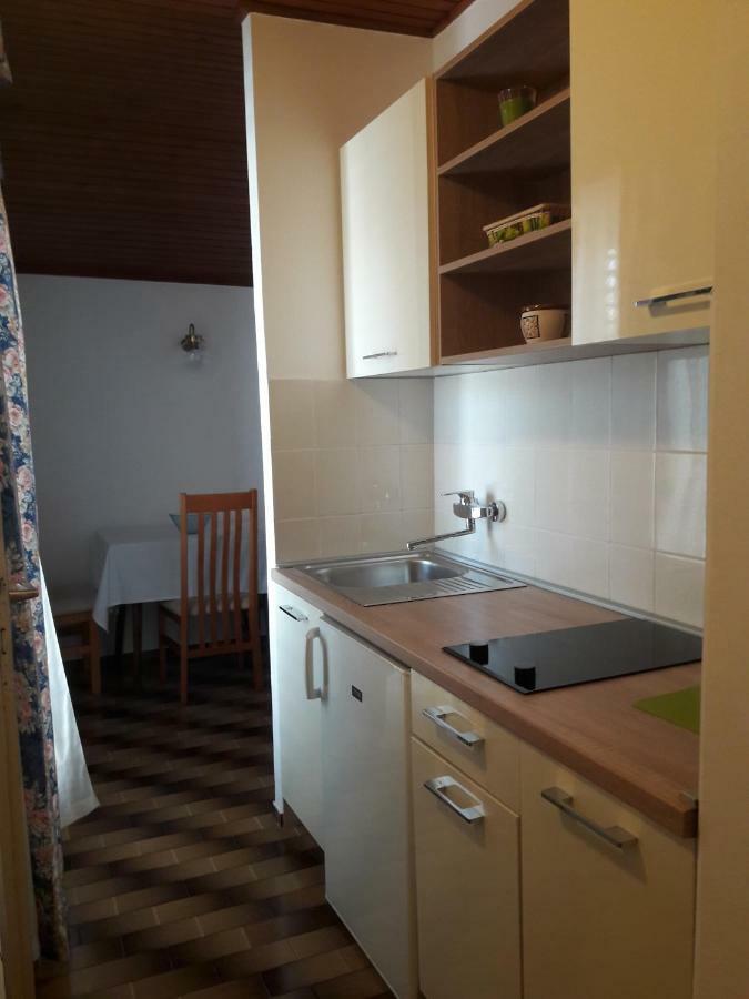 Small Apartment Merica Новаля Екстериор снимка