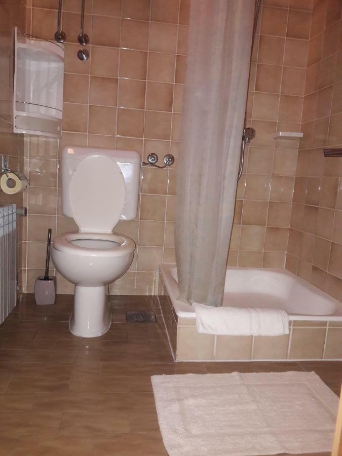 Small Apartment Merica Новаля Екстериор снимка