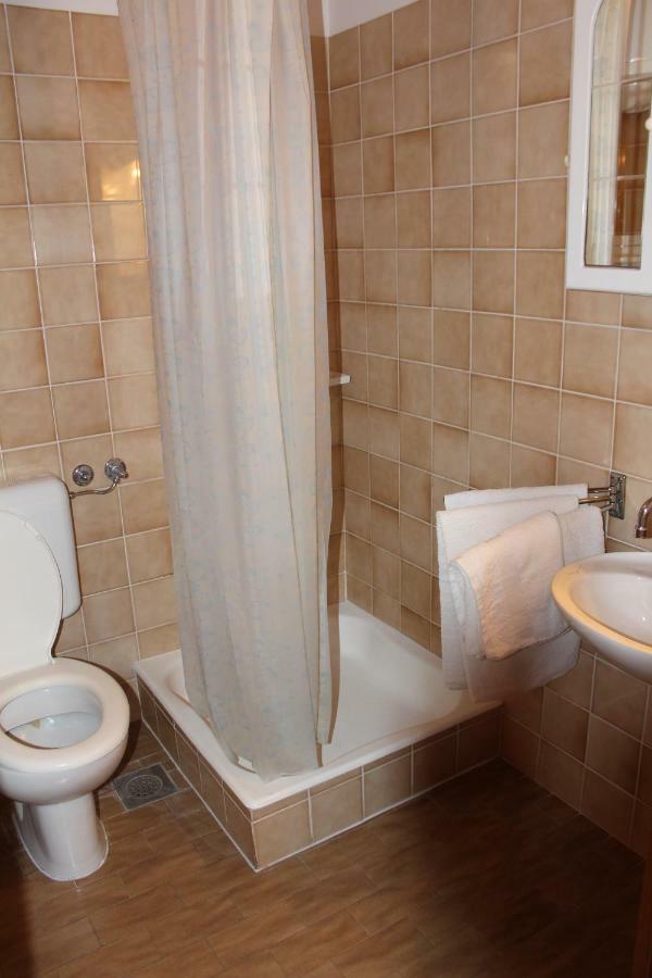 Small Apartment Merica Новаля Екстериор снимка